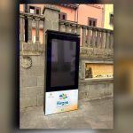 Firgas estrena un nuevo tótem de información turística inteligente en cuatro idiomas en la Plaza de San Roque